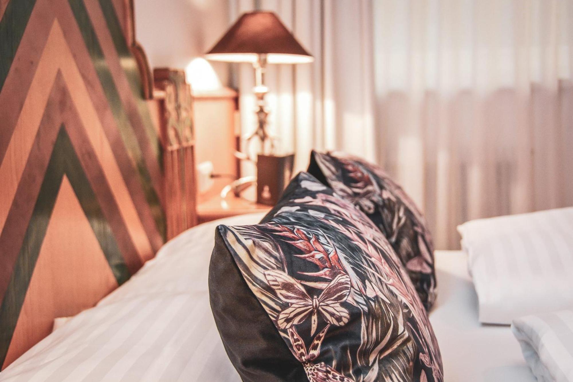 Q! Hotel Maria Theresia Kitzbühel Habitación foto