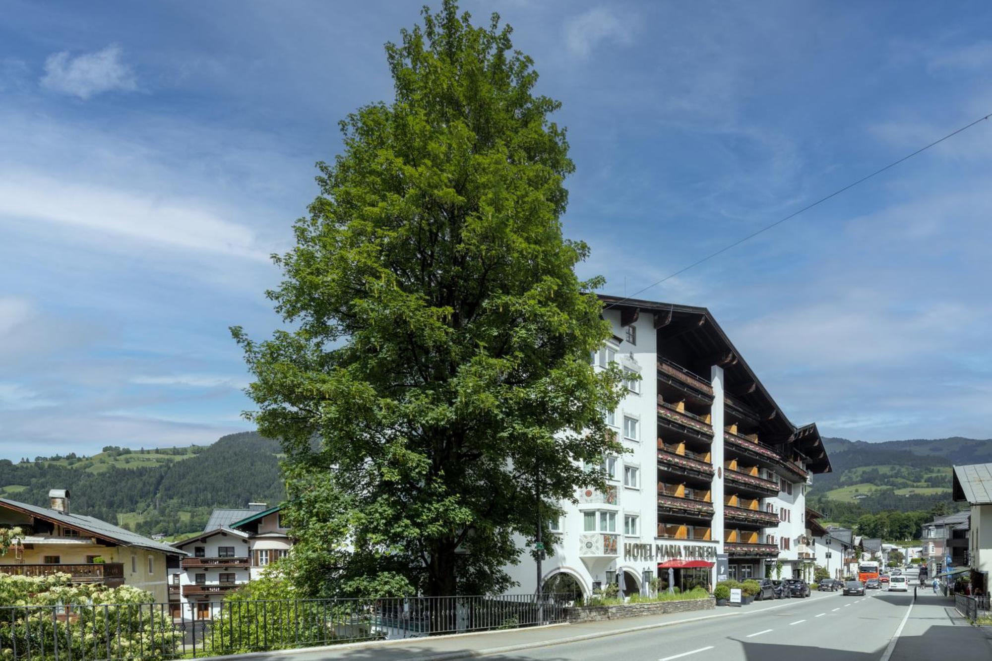 Q! Hotel Maria Theresia Kitzbühel Exterior foto